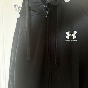 Men’s Under Armour Size Med Zip Up Hoodie